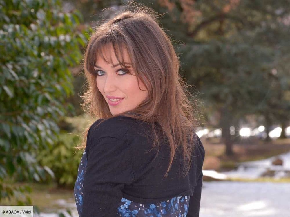Elsa Esnoult et son compagnon Alexis dévoilent le sexe de leur bébé, mais un mystère demeure !