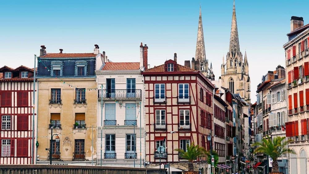 Immobilier à Bayonne : 4 chiffres sur les prix à l'achat et à la location en février