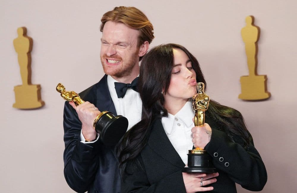 Billie Eilish et son frère Finneas s’improvisent professeurs de musique le temps d’une journée