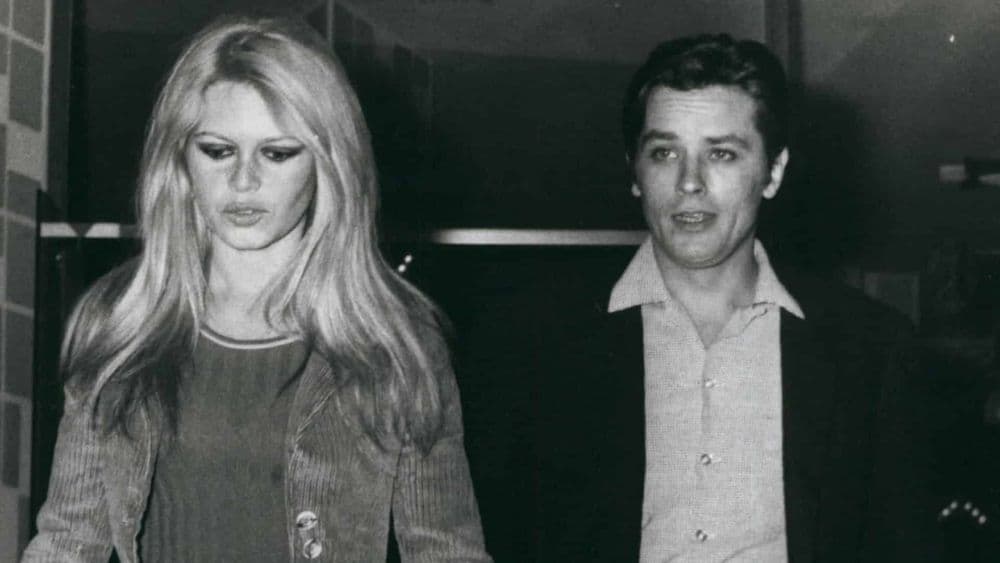 "Alain est beau certes mais..." : ces mots directs de Brigitte Bardot sur Alain Delon lors de leur première rencontre