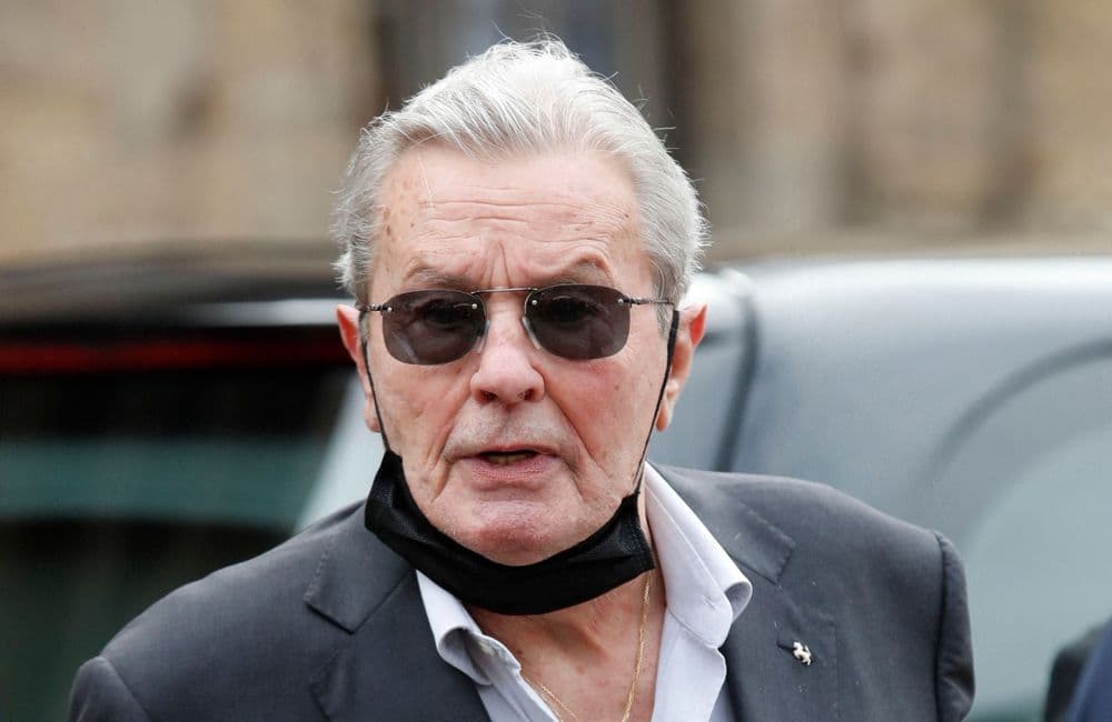 Alain Delon : cette raison pour laquelle il ne voulait pas dire qu'il avait un cancer