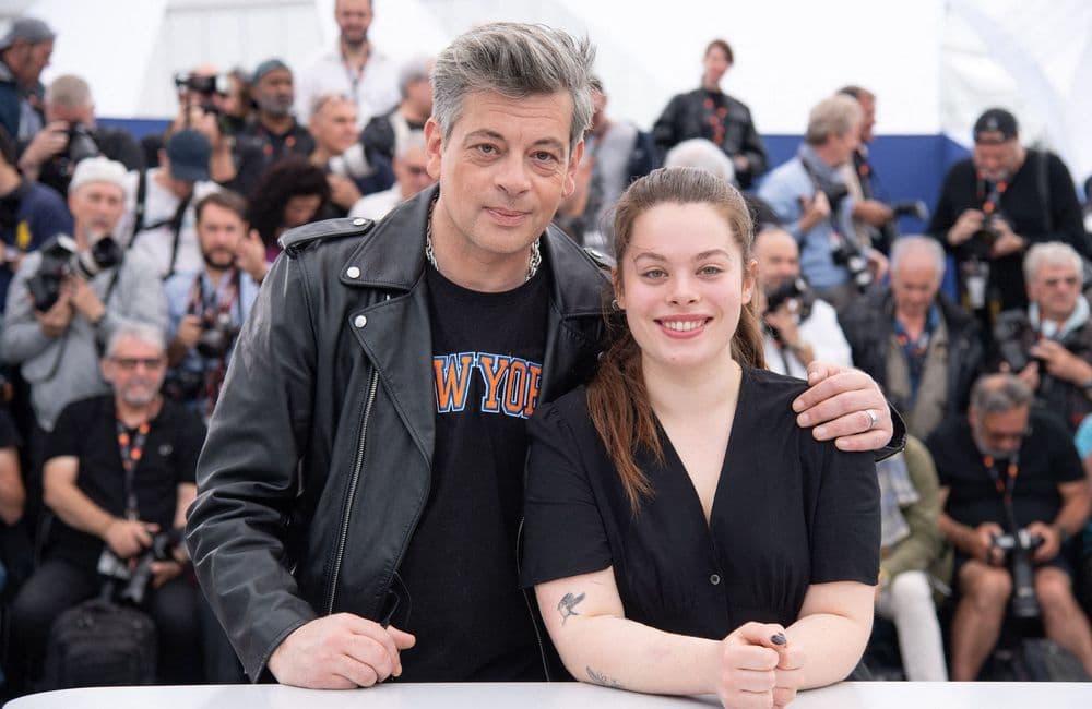 « Je ne m’en fais pas » : Benjamin Biolay se confie sur la carrière d’actrice de sa fille Anna