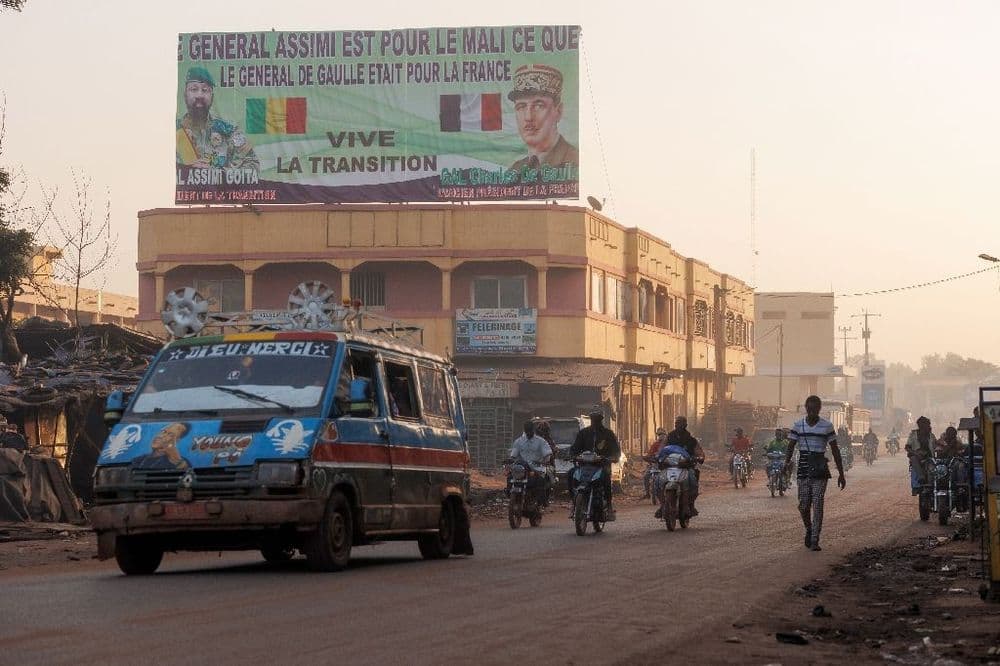 Au Mali, la junte suspend "jusqu'à nouvel ordre" les activités des partis politiques