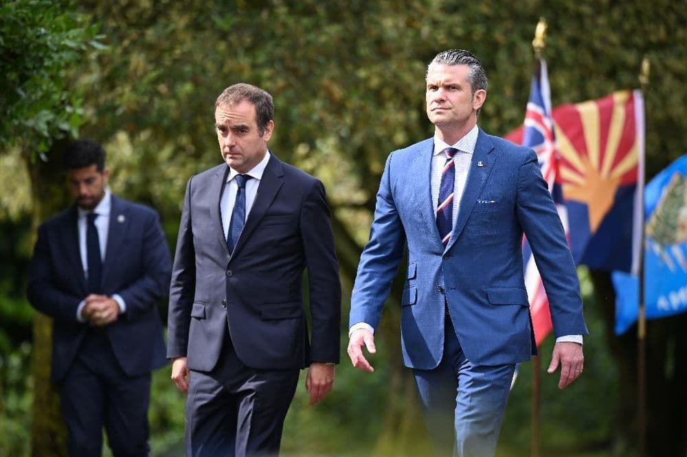 Lecornu et son homologue américain Hegseth célèbrent les 81 ans du débarquement à Omaha Beach