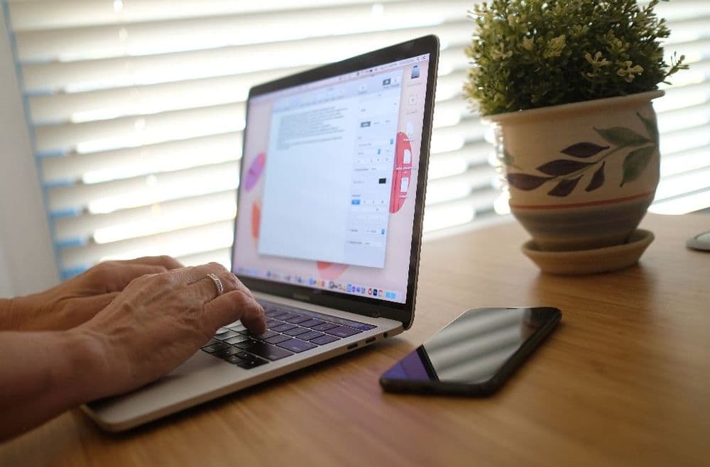 Près d'un cadre sur deux démissionnerait en cas de suppression du télétravail, selon une étude