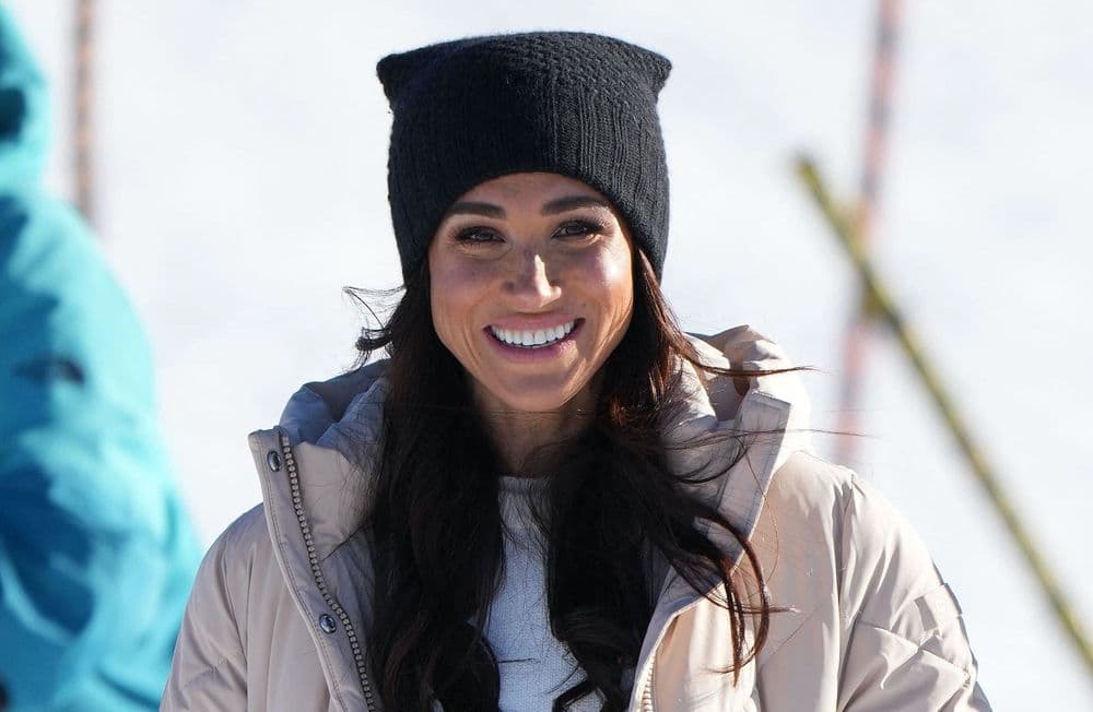 Casquette et veste en jean : Meghan Markle signe le look le plus décontracté de la saison