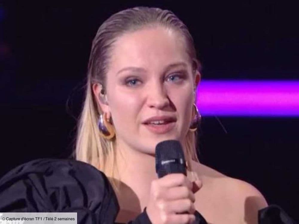 Star Academy : Maïa fond en larmes sur scène durant la tournée, les élèves volent à son secours
