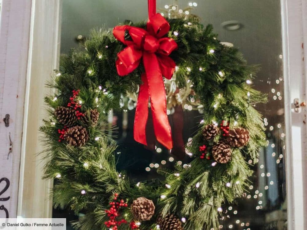 Couronne de Noël à faire soi-même avec des branches de sapin : le tuto en vidéo
