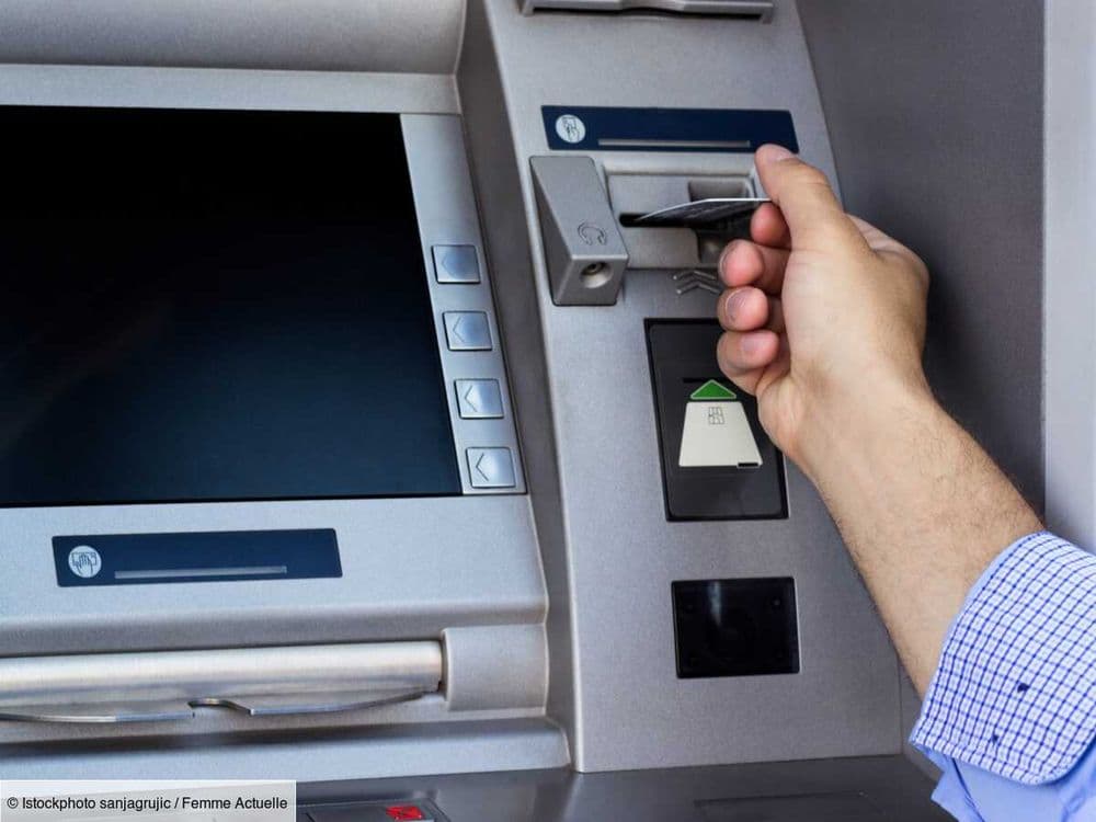 Ma carte bancaire a été avalée par le distributeur : comment la récupérer ?