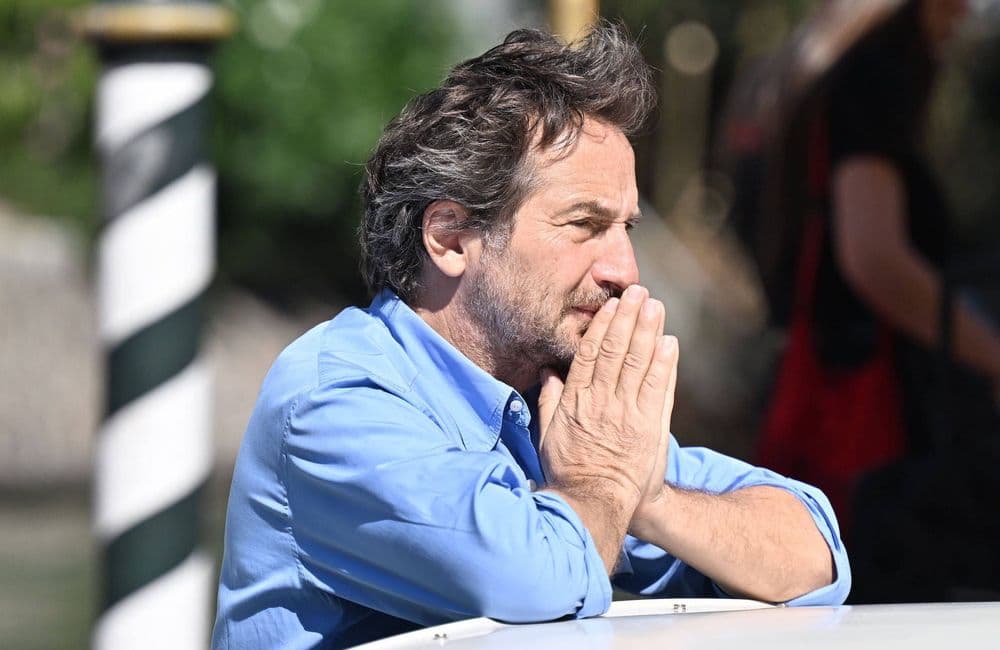 Violences sexuelles : un spectacle d’Édouard Baer annulé après les accusations à son encontre