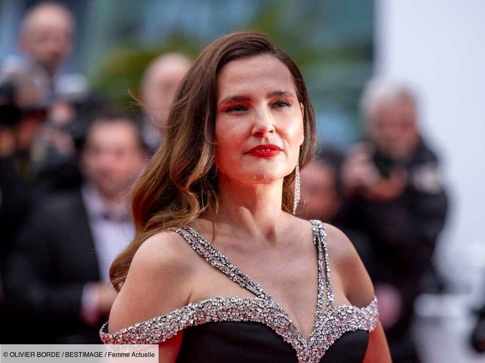 Virginie Ledoyen révèle qu'elle a échangé son premier baiser de cinéma à 14 ans avec un homme 50 ans plus âgé qu'elle