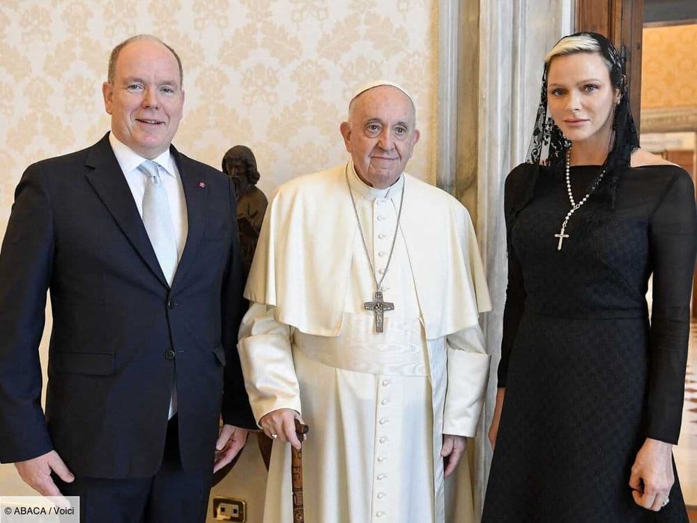 Mort du pape François : le prince Albert II et Charlène de Monaco lui rendent un bel hommage