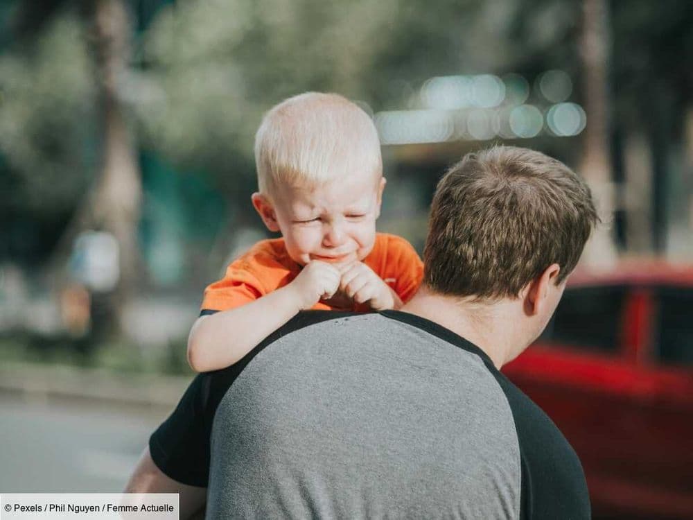 Rentrée scolaire : voici ce qu’il faut faire si votre enfant pleure au moment de la séparation, selon une psychologue