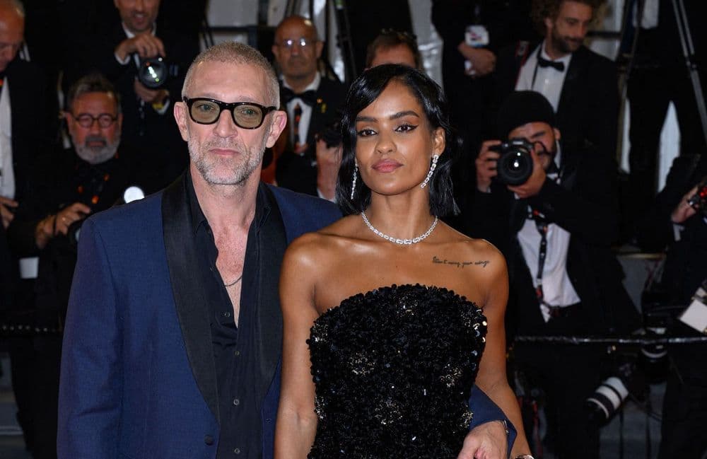 Cannes 2024 : sur le tapis rouge, le look coordonné de Vincent Cassel et sa compagne Narah Baptista