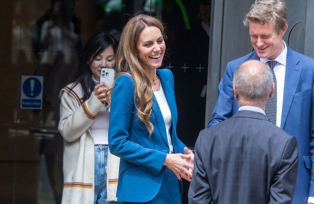 Kate Middleton : son apparition élégante en tailleur bleu