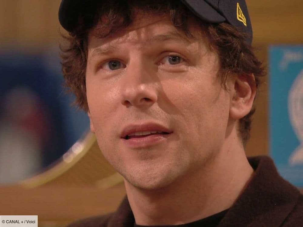 Jesse Eisenberg : cette fois où il s’est fait “virer” par Emma Stone (ZAPTV)