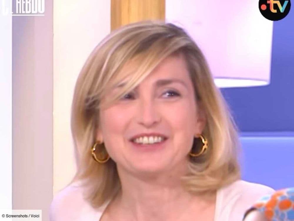 "Un objet du bonheur !" : Julie Gayet s'amuse de la vente du scooter de François Hollande