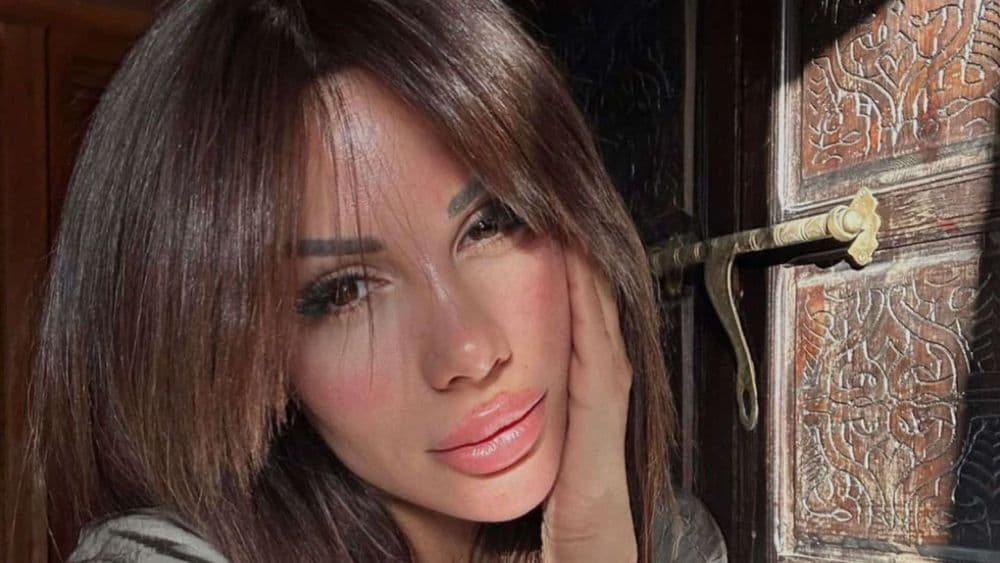 Laura Lempika : à nouveau en couple ? Une photo de son chéri dévoilée, regardez !