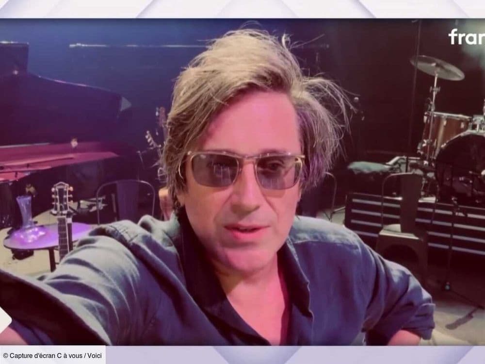 "Elle était dure avec elle-même" : Thomas Dutronc révèle pourquoi Françoise Hardy cachait ses chansons de la période Vogue (ZAPTV)