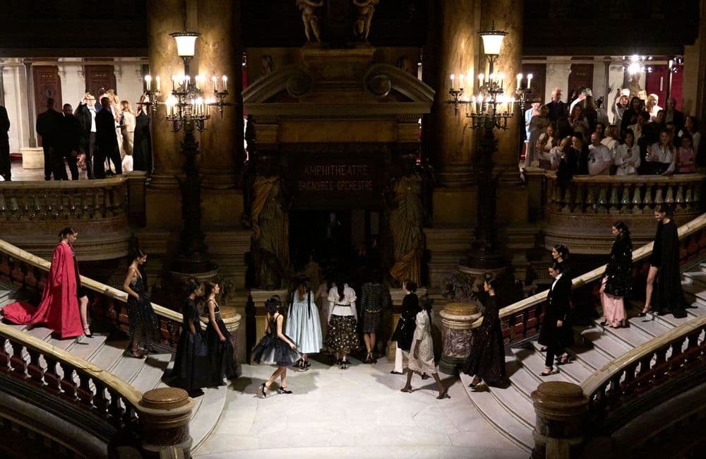 ELLE Debriefe - Fashion Week Haute Couture Jour 2 : Chanel défile sans designer