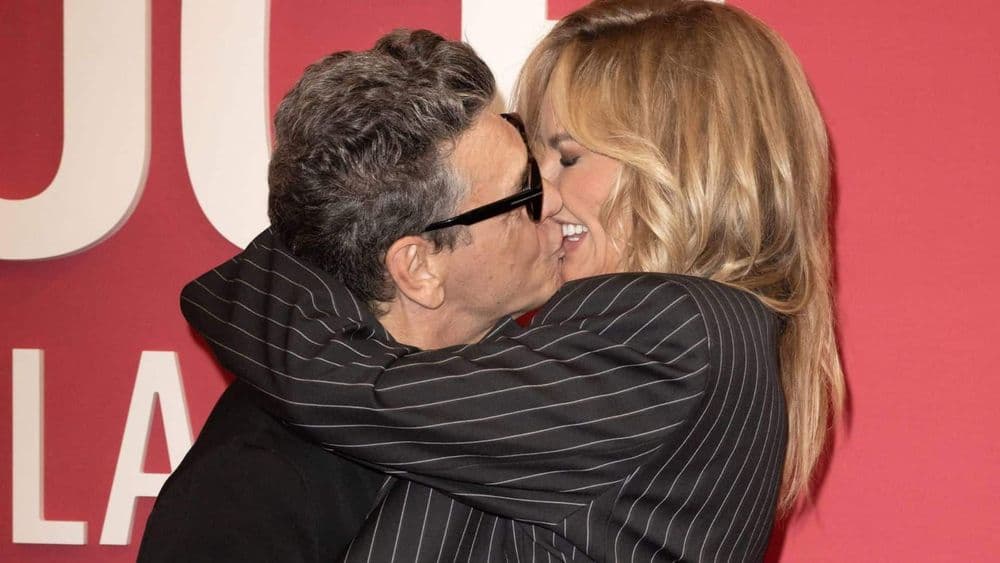 Marc Lavoine : découvrez sa belle surprise en public à sa compagne Adriana Karembeu