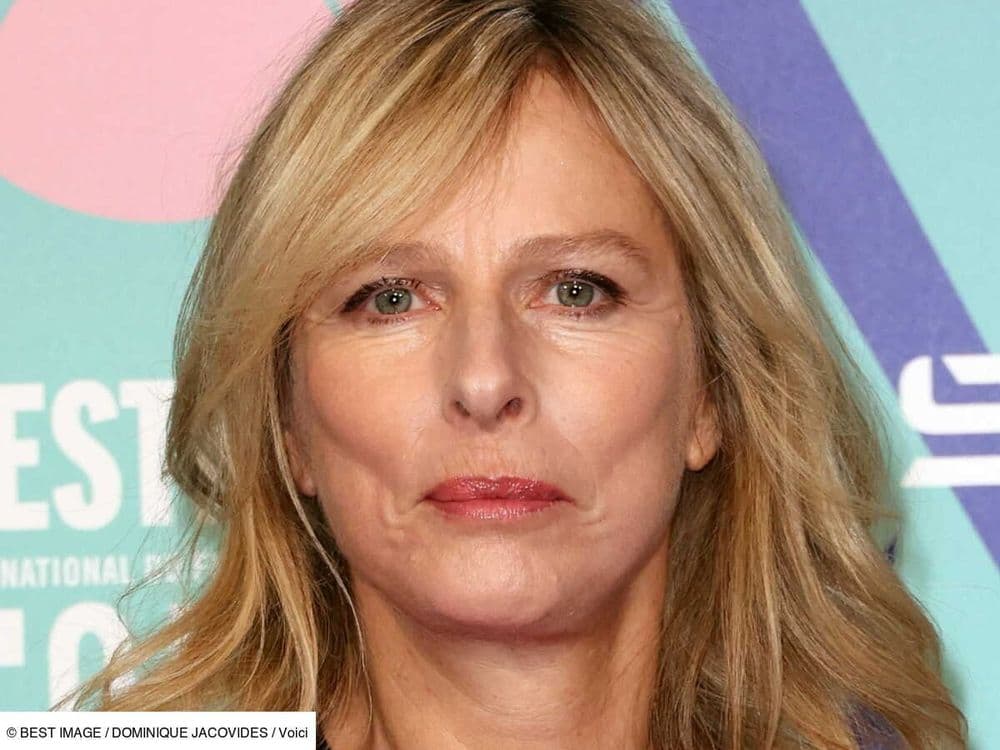Karin Viard victime d'un accident de ski : la comédienne donne des nouvelles rassurantes
