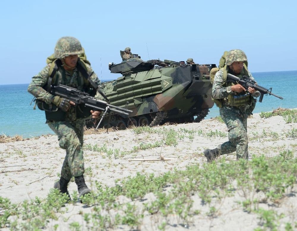 Les Philippines ratifient un important pacte de défense avec le Japon