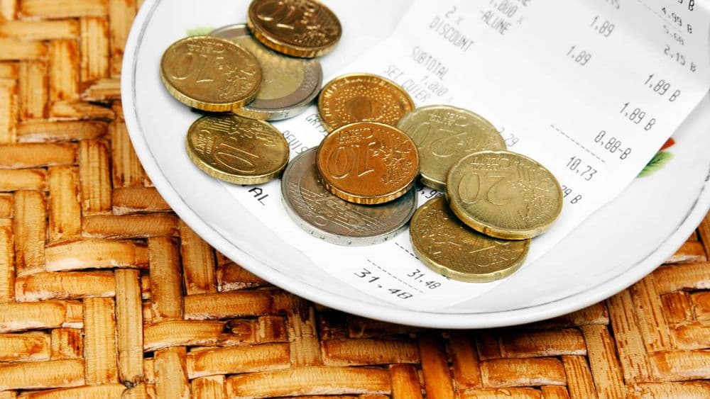 Carte bancaire : le pourboire passe mal