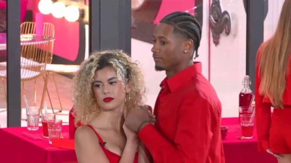 Alexis et Zoé (Secret Story) : en couple, ils officialisent enfin devant les caméras, regardez !