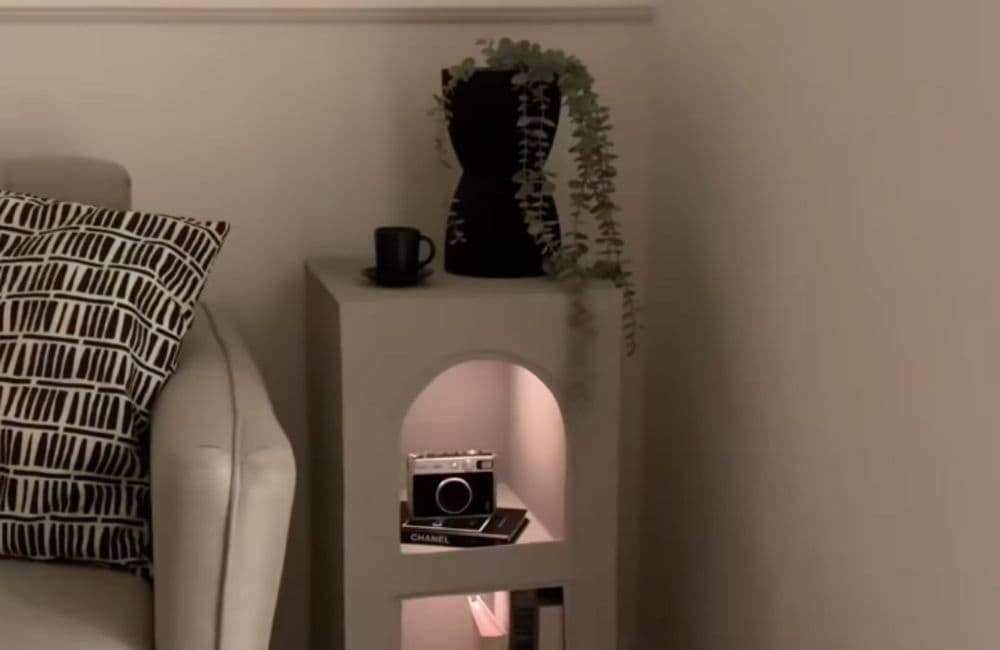 IKEA Hack : comment transformer la table basse LACK en une bibliothèque élégante avec des niches ?
