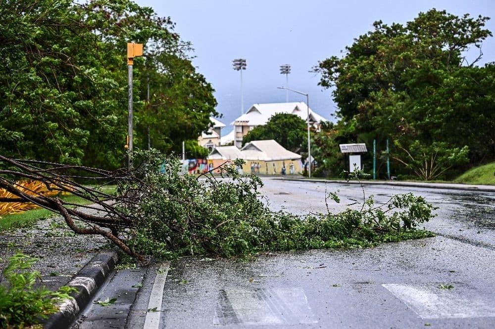 L'ouragan Béryl et ses vents "dévastateurs" touchent le sud des Antilles