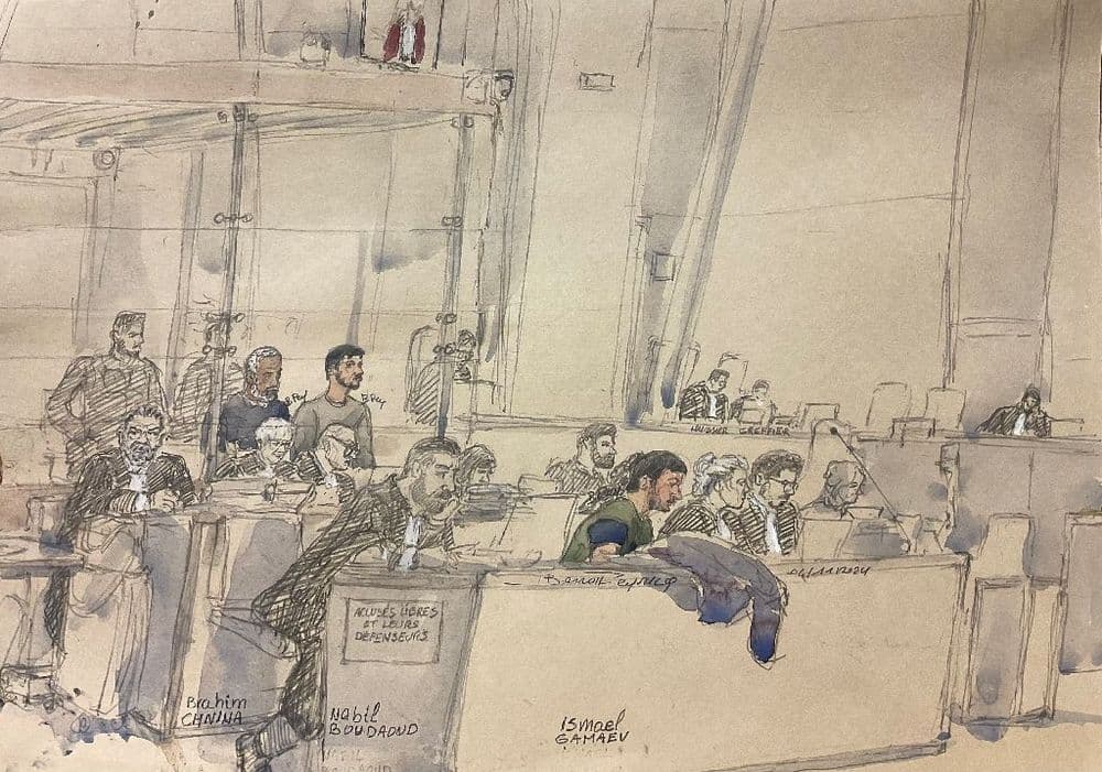 Assassinat du professeur Samuel Paty: les premiers accusés entendus contestent les faits