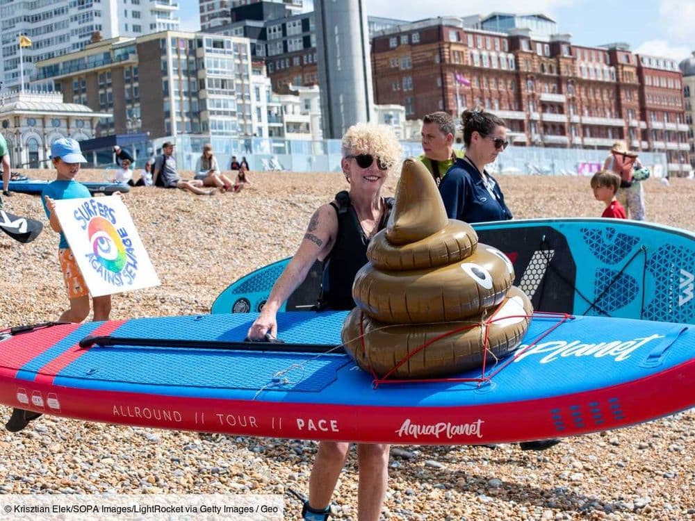 L'Œil de GEO: les surfeurs britanniques font face à un ennemi fétide dans l'eau