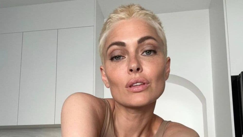 "J’étais pas prête à…" : découvrez pourquoi Caroline Receveur ne voulait pas annoncer son cancer à ses proches