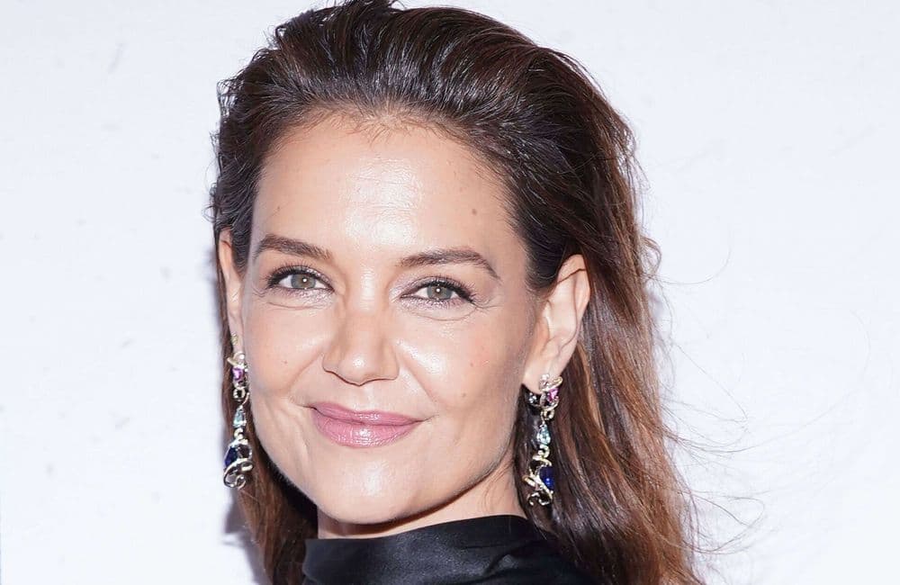 Cette tendance capillaire repérée sur Katie Holmes pourrait bien dominer 2025