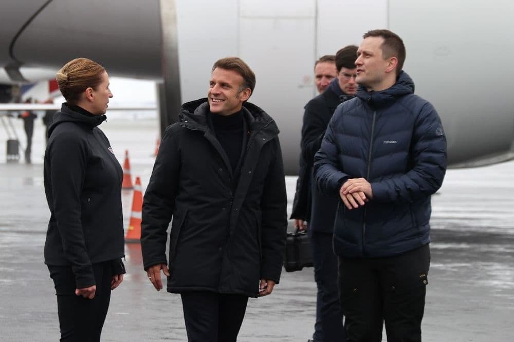 Macron au Groenland exprime la solidarité européenne et critique les visées de Trump