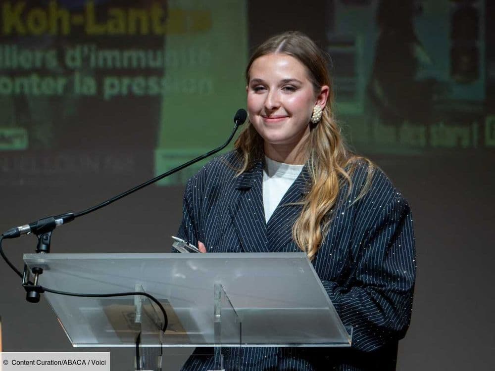 "Quelle joie et quel honneur" : Héléna bientôt en tournée, l'identité de la chanteuse qui fera ses premières parties enfin dévoilée !