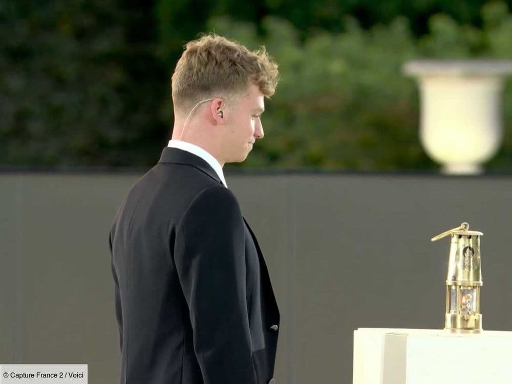 "Je chiale déjà" : les téléspectateurs émus par Léon Marchand qui éteint la flamme lors de la cérémonie de clôture des JO 2024 (ZAPTV)