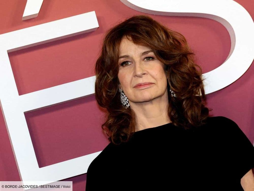 "Elle ne sait même pas que je suis partie" : Valérie Lemercier revient sur sa relation assez distante avec sa mère