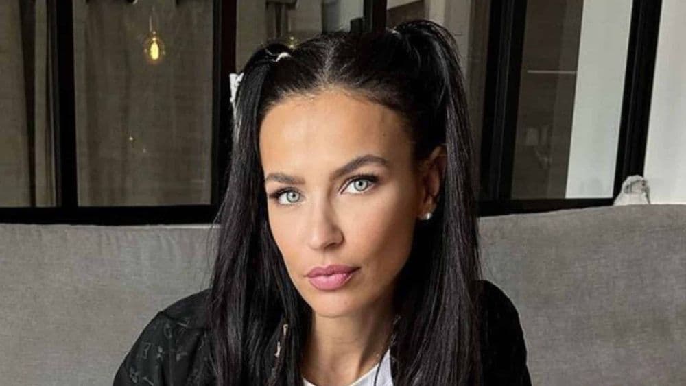 "Quel gâchis" : Julie Ricci méconnaissable après une chirurgie du visage, les internautes sont sidérés !