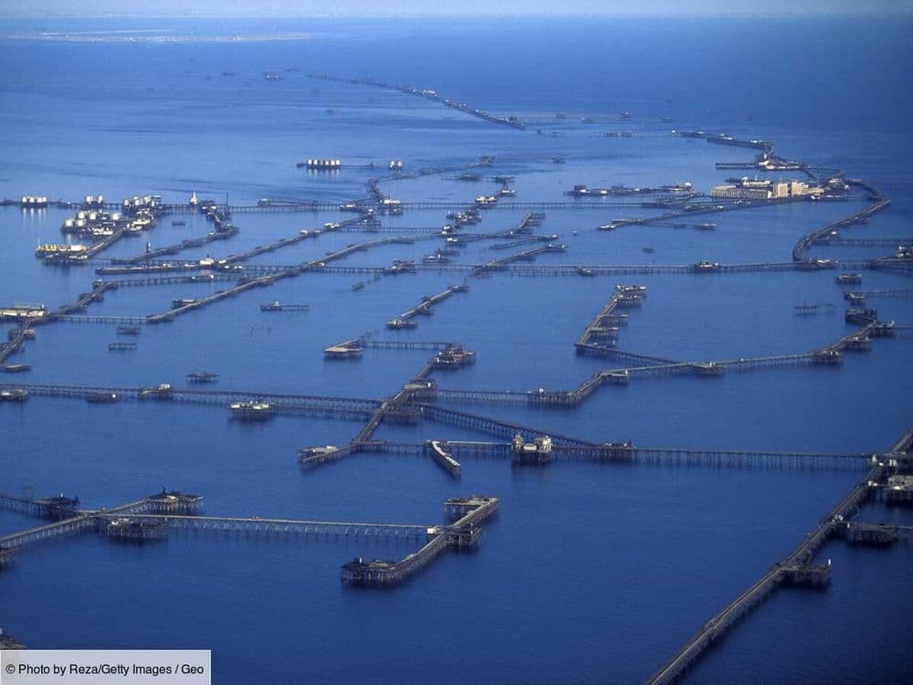 Pourquoi une ville flottante soviétique consacrée au pétrole risque de couler en pleine mer Caspienne
