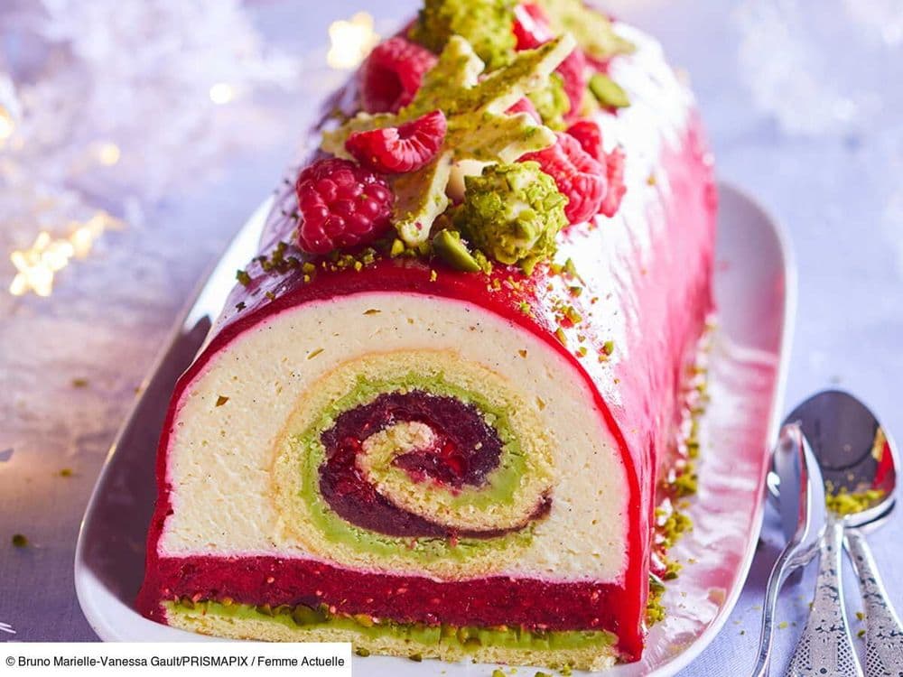 Bûche framboises et pistaches facile : la recette en 6 étapes parfaite pour les débutants