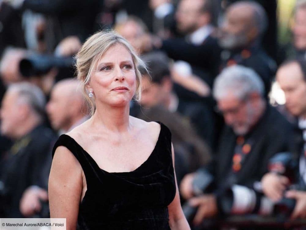 Karin Viard : qui est sa très célèbre belle-sœur, scénariste de séries cultes ?