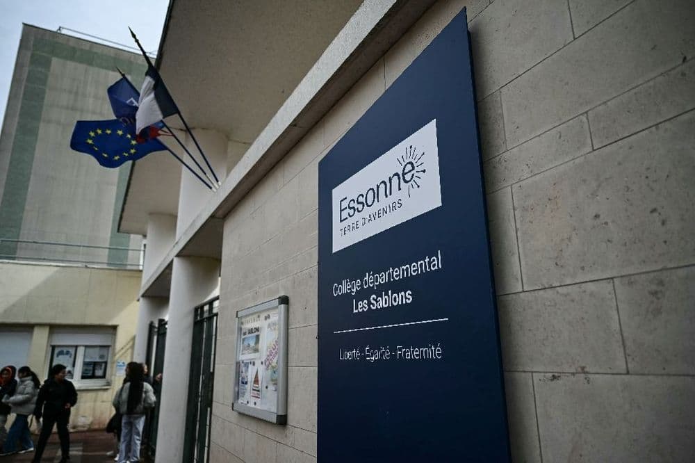 Viry-Châtillon: l'adolescent passé à tabac est décédé, la France "endeuillée"