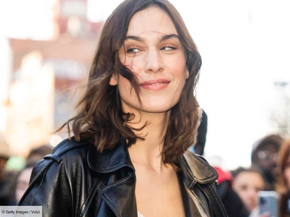 Printemps-été 2024 : comment porter la robe en satin cette saison pour assurer côté style ?