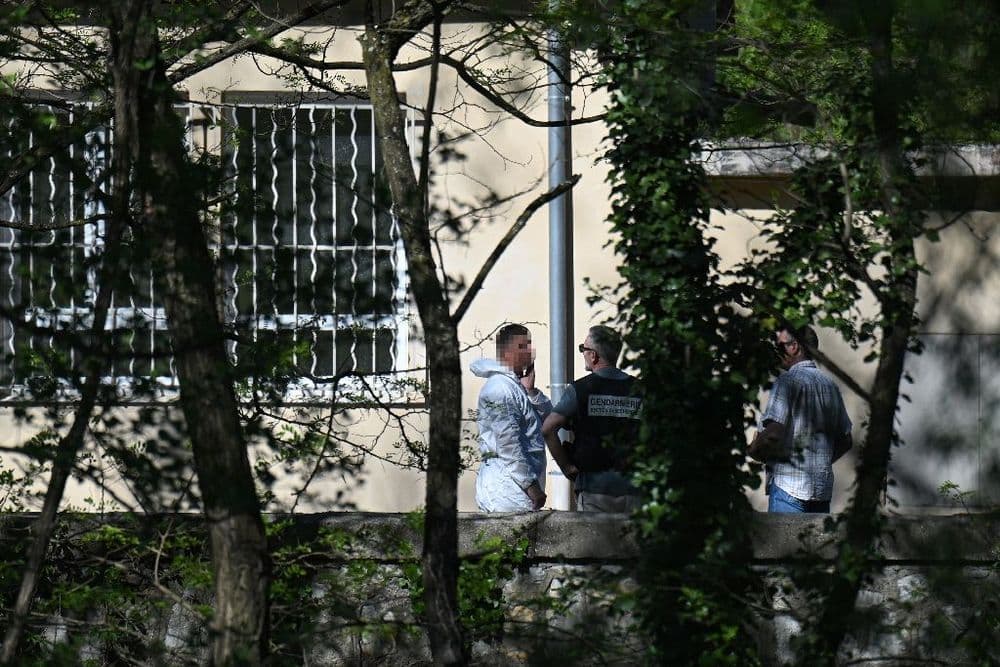 Homicide dans une mosquée du Gard: sur ses images, le meurtrier insulte "Allah"