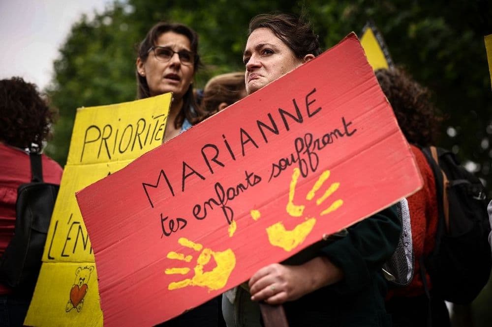 Rassemblements en France pour demander plus de moyens pour la Protection de l'enfance