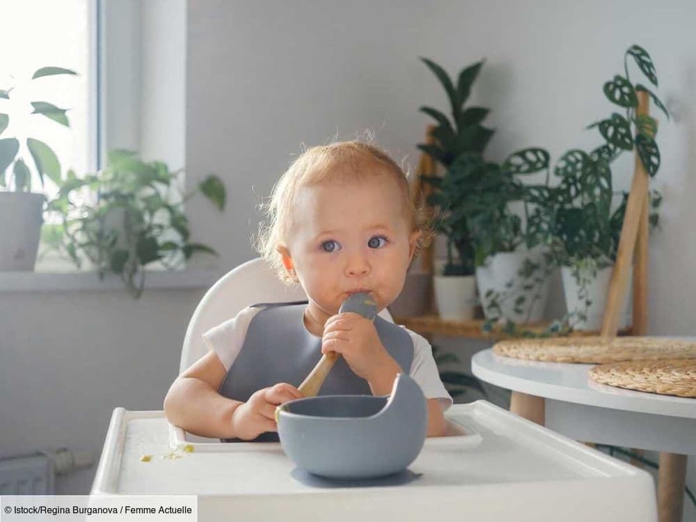 Vitamine K chez le bébé : pourquoi est-elle nécessaire et comment la donner ?