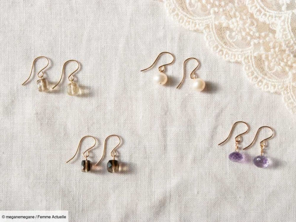 Voici l'astuce simple et efficace pour nettoyer ses boucles d'oreilles en quelques minutes