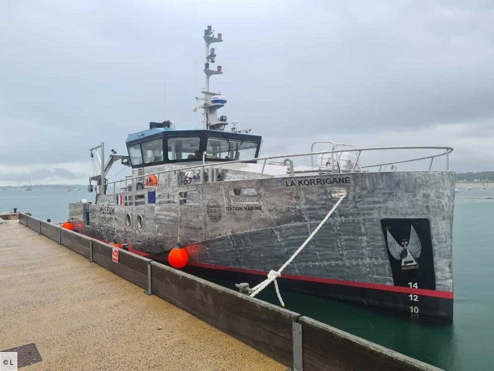La Korrigane: le navire hybride révolutionnaire qui protège les océans depuis Dinard